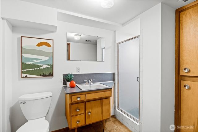 18014 58th Ave NE, Kenmore, WA 98028