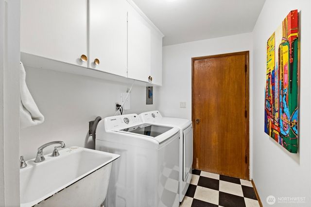 18014 58th Ave NE, Kenmore, WA 98028