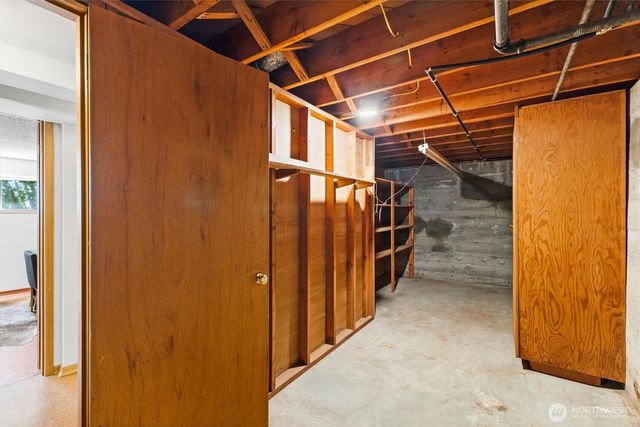 18014 58th Ave NE, Kenmore, WA 98028