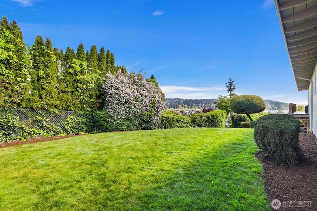 18014 58th Ave NE, Kenmore, WA 98028