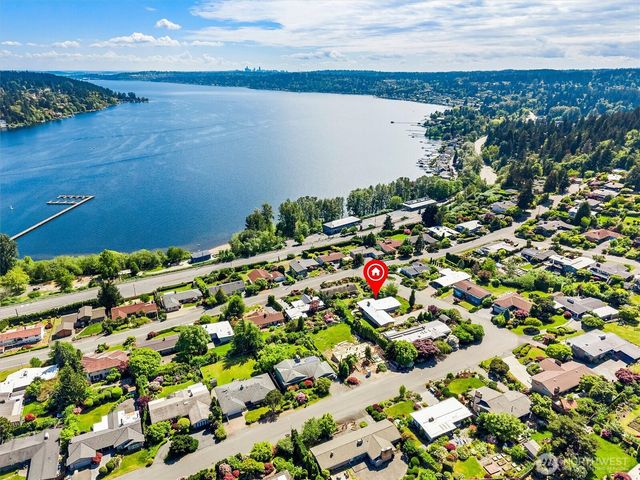 18014 58th Ave NE, Kenmore, WA 98028