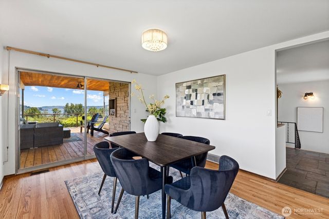18014 58th Ave NE, Kenmore, WA 98028