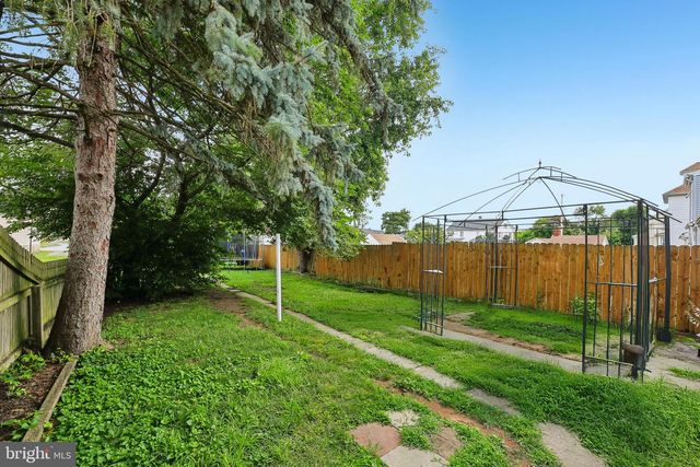 8 FAIR AVE, Hanover, PA 17331