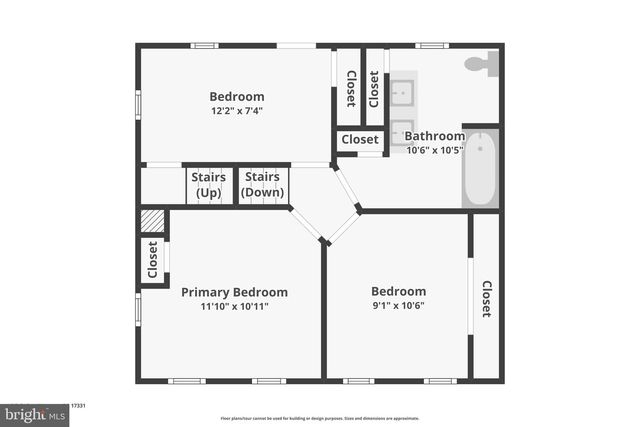 8 FAIR AVE, Hanover, PA 17331