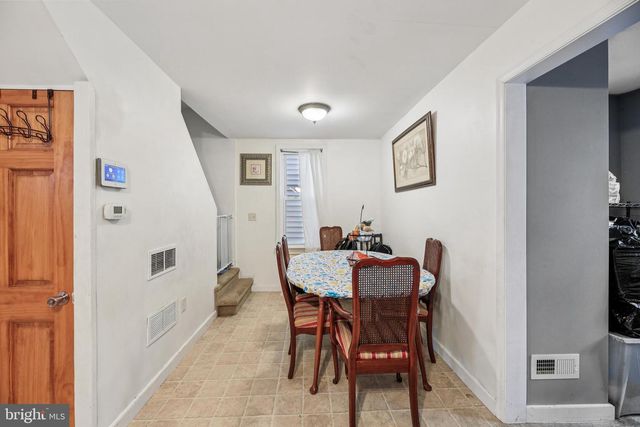 8 FAIR AVE, Hanover, PA 17331