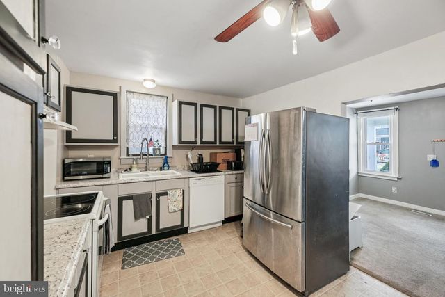 8 FAIR AVE, Hanover, PA 17331