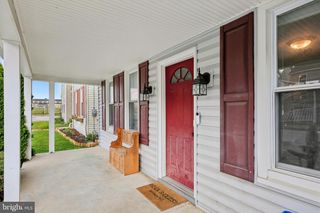 8 FAIR AVE, Hanover, PA 17331