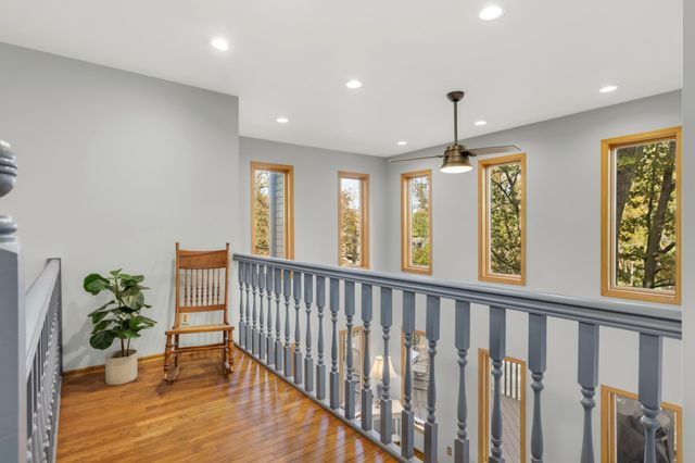 10294 Oak Shore Drive, Lakeville, MN 55044