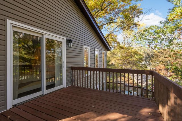 10294 Oak Shore Drive, Lakeville, MN 55044
