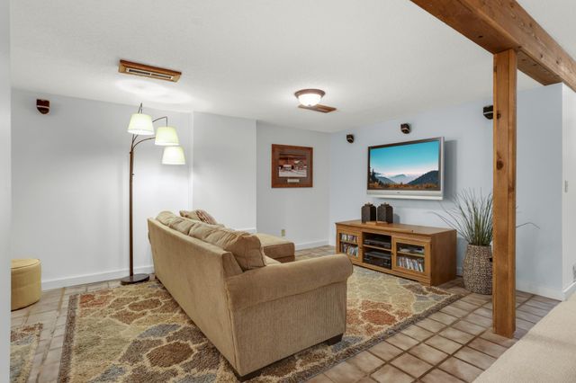 10294 Oak Shore Drive, Lakeville, MN 55044