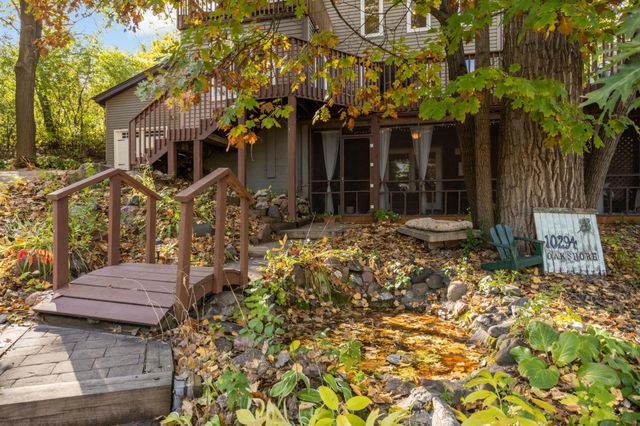 10294 Oak Shore Drive, Lakeville, MN 55044