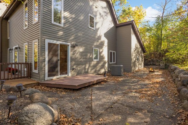10294 Oak Shore Drive, Lakeville, MN 55044
