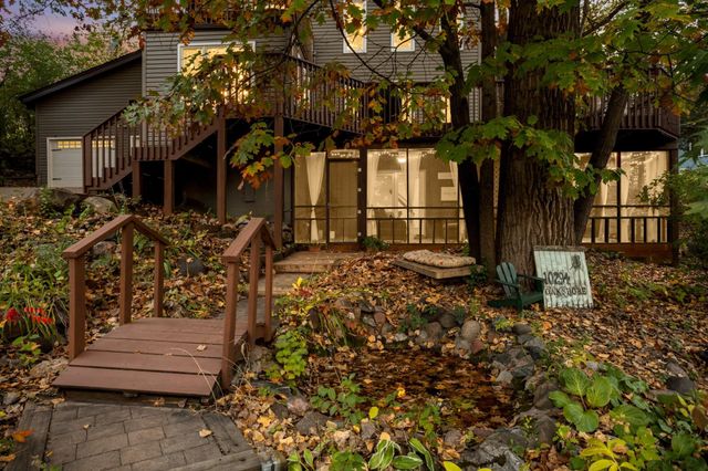 10294 Oak Shore Drive, Lakeville, MN 55044