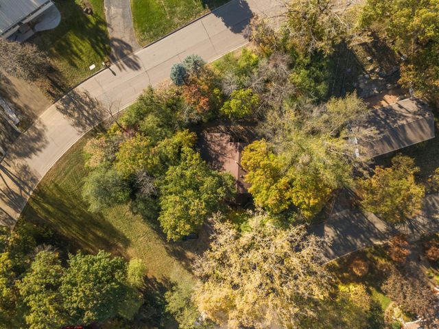 10294 Oak Shore Drive, Lakeville, MN 55044