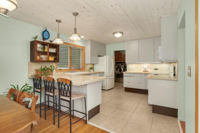 10294 Oak Shore Drive, Lakeville, MN 55044