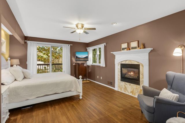 10294 Oak Shore Drive, Lakeville, MN 55044