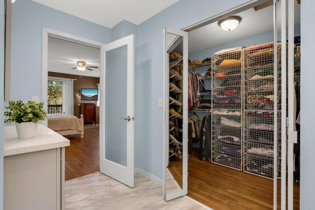 10294 Oak Shore Drive, Lakeville, MN 55044