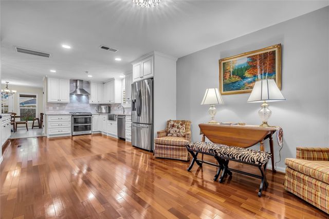 13511 Queensbury Lane, Houston, TX 77079