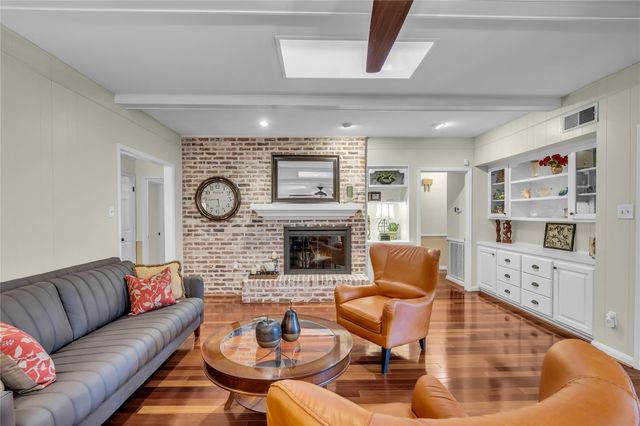 13511 Queensbury Lane, Houston, TX 77079