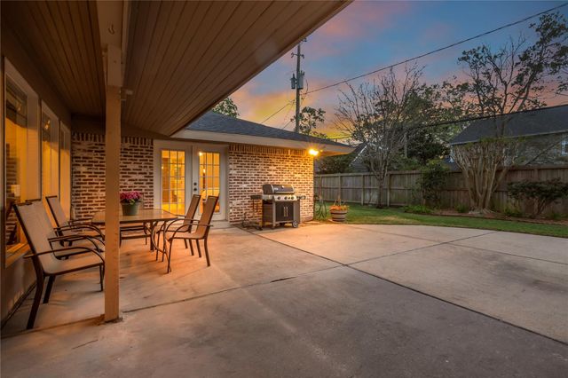 13511 Queensbury Lane, Houston, TX 77079