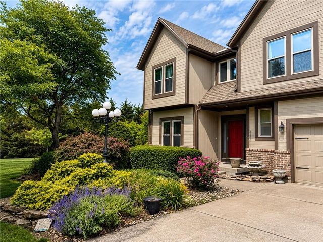 21600 S Lackman Road, Spring Hill, KS 66083