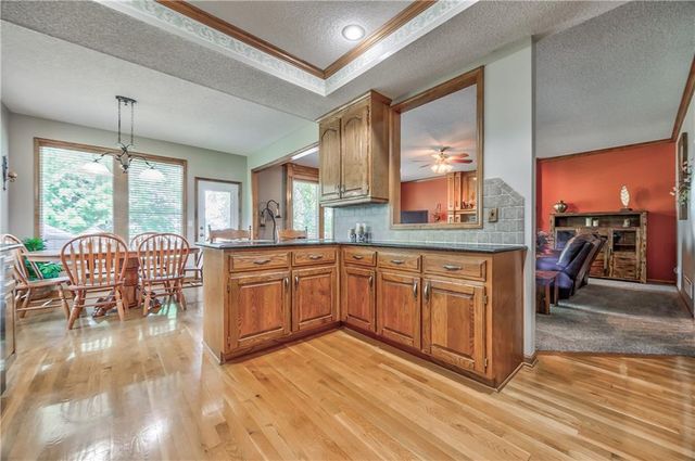 21600 S Lackman Road, Spring Hill, KS 66083