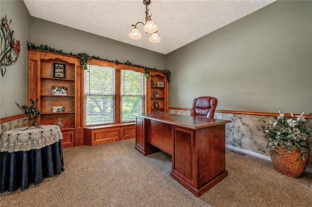 21600 S Lackman Road, Spring Hill, KS 66083