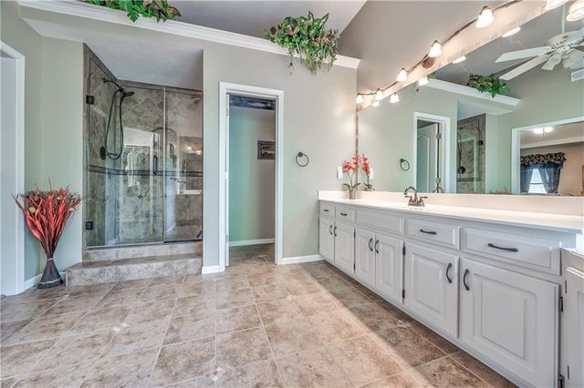 21600 S Lackman Road, Spring Hill, KS 66083
