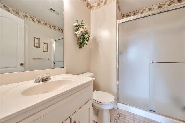 21600 S Lackman Road, Spring Hill, KS 66083