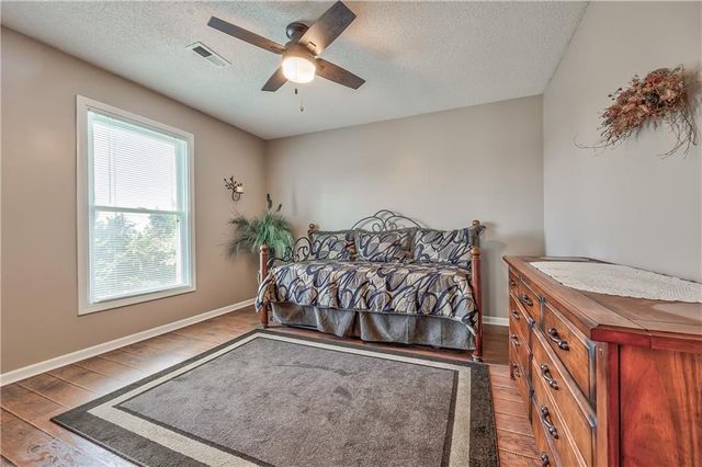 21600 S Lackman Road, Spring Hill, KS 66083