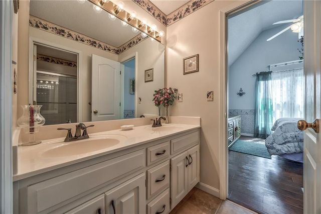 21600 S Lackman Road, Spring Hill, KS 66083