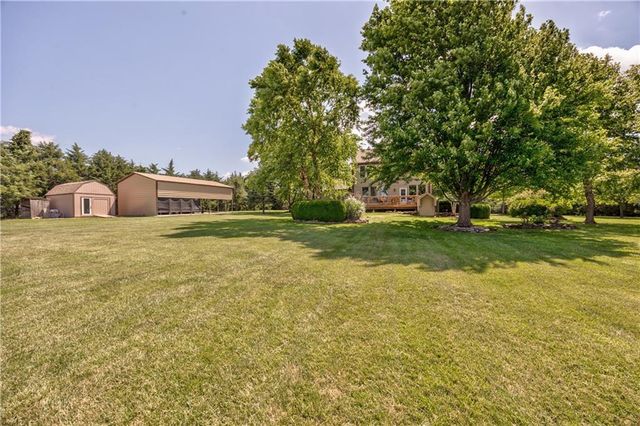 21600 S Lackman Road, Spring Hill, KS 66083