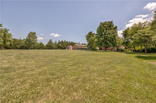 21600 S Lackman Road, Spring Hill, KS 66083