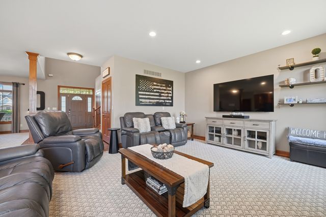468 Rutland Road, Dekalb, IL 60115