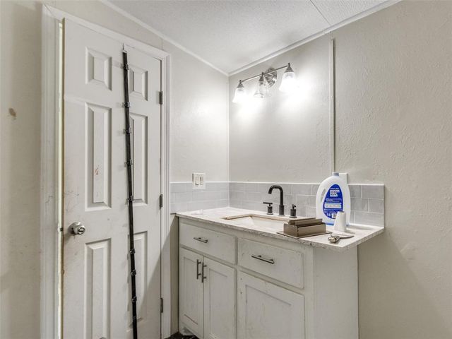 1714 NW 82nd Street, Blanchard, OK 73010