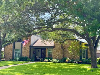 2112 Quail Run Drive, Corinth, TX 76208