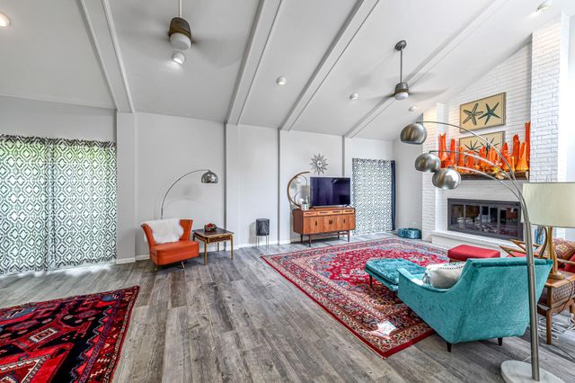 201 Hillcrest Drive, Richmond, TX 77469