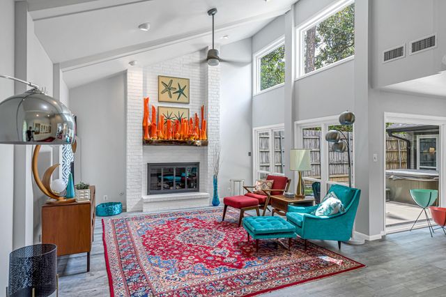 201 Hillcrest Drive, Richmond, TX 77469