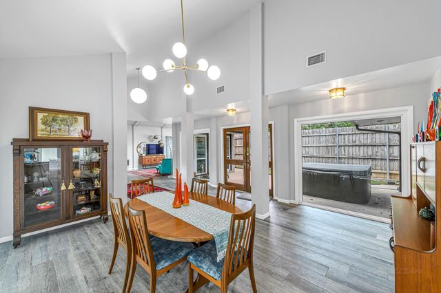 201 Hillcrest Drive, Richmond, TX 77469