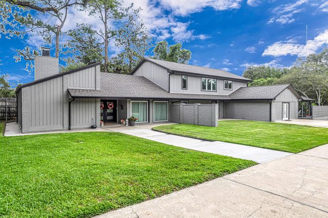 201 Hillcrest Drive, Richmond, TX 77469