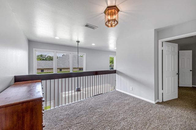 201 Hillcrest Drive, Richmond, TX 77469