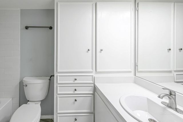 201 Hillcrest Drive, Richmond, TX 77469