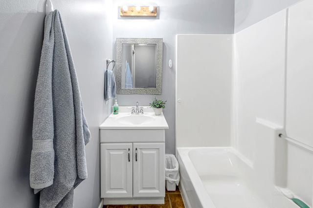 201 Hillcrest Drive, Richmond, TX 77469