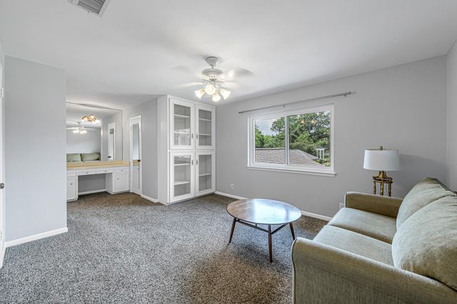 201 Hillcrest Drive, Richmond, TX 77469