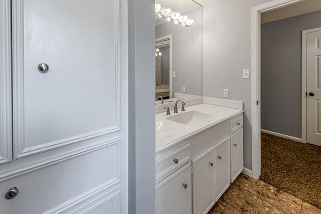 201 Hillcrest Drive, Richmond, TX 77469