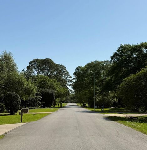 201 Hillcrest Drive, Richmond, TX 77469