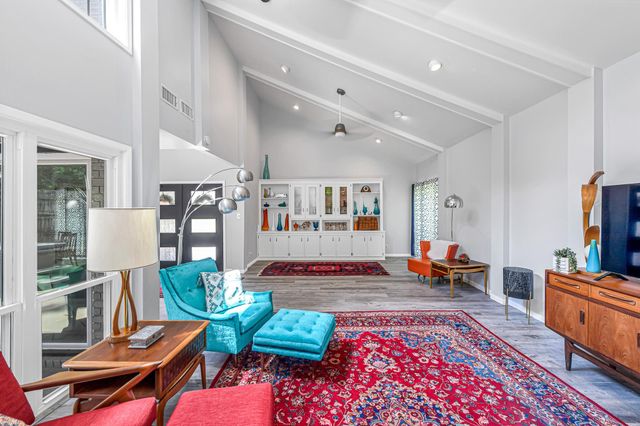 201 Hillcrest Drive, Richmond, TX 77469