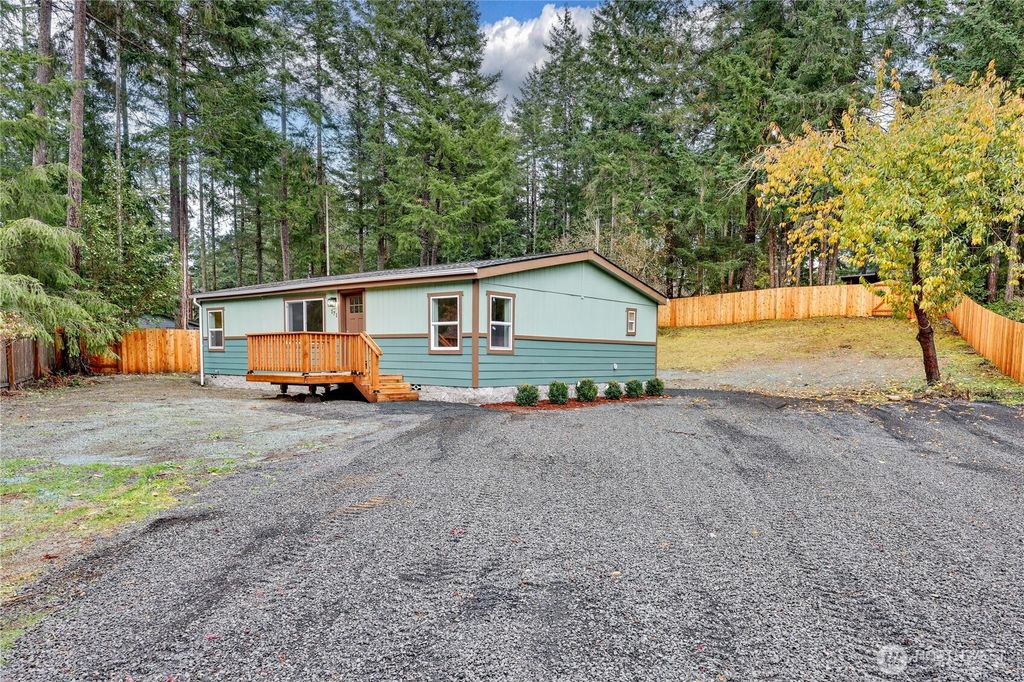 171 E Barnsby Place, Shelton, WA 98584