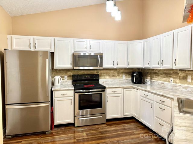 9420 Monarda Court, Charlotte, NC 28216