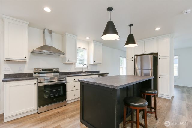 425 Mitchell Drive, Coupeville, WA 98239